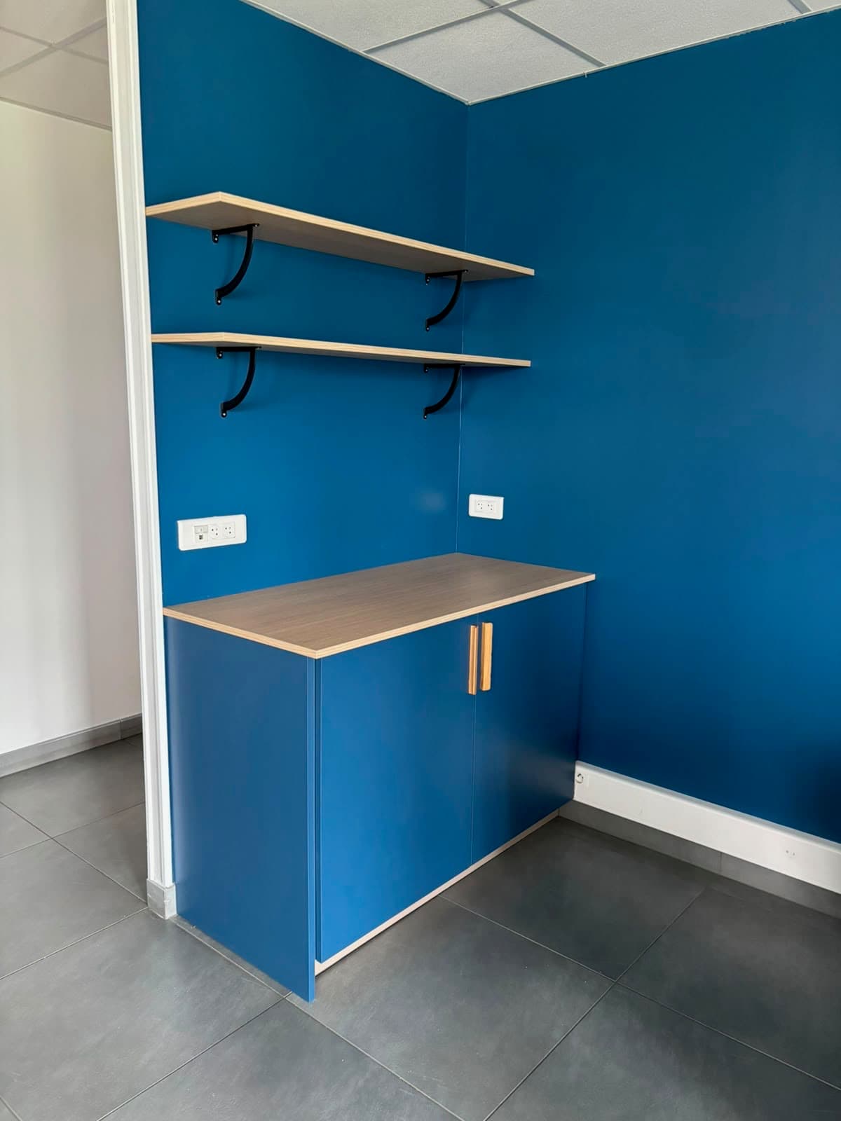 AGENCEMENT BUREAU AVEC CLAUSTRA — photo 2